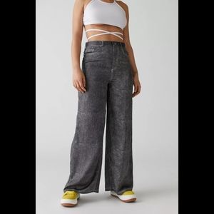 UO Lisa Contrast-Stitch Wide Leg Pant